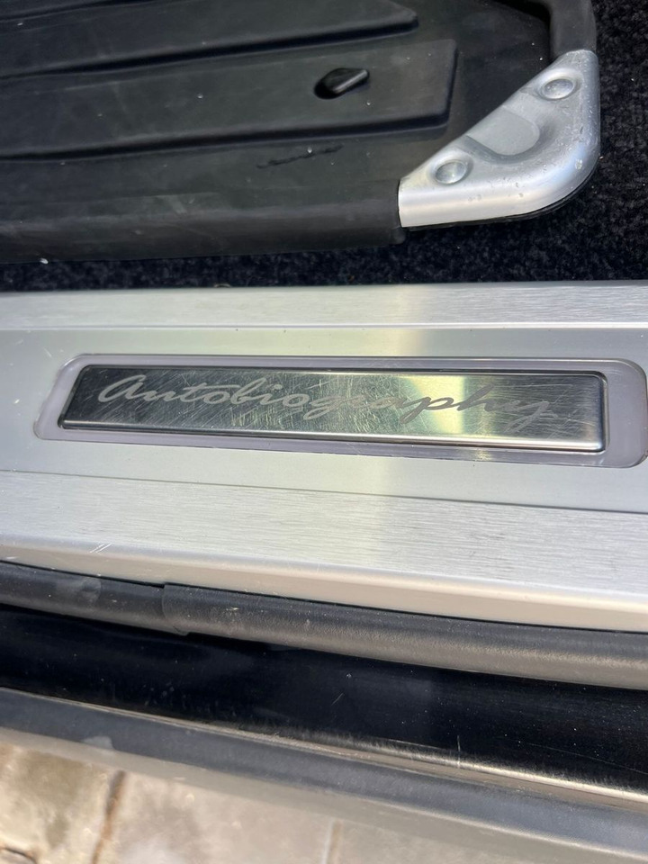 Land Rover Range Rover Vogue 4.4L V8*Autobiography*(LWB)* - سيارة دفع رباعي: صورة 2 Land Rover Range Rover Vogue 4.4L V8*Autobiography*(LWB)* - سيارة دفع رباعي: صورة 2