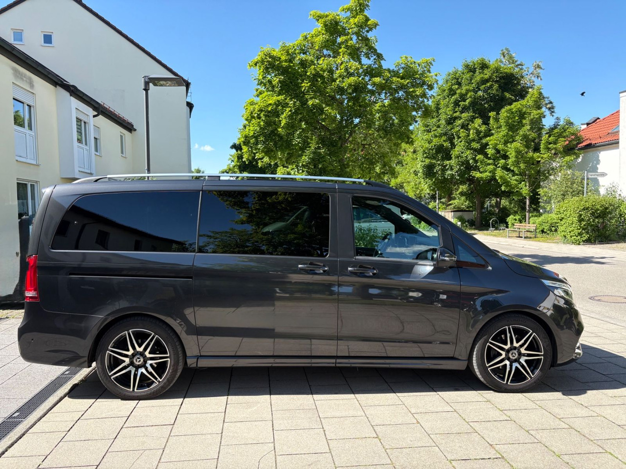 Mercedes-Benz V 300d 4M*AMG-Line*Exclusive*Luxus-Bus*Panorama* - ميكروباص: صورة 5 Mercedes-Benz V 300d 4M*AMG-Line*Exclusive*Luxus-Bus*Panorama* - ميكروباص: صورة 5
