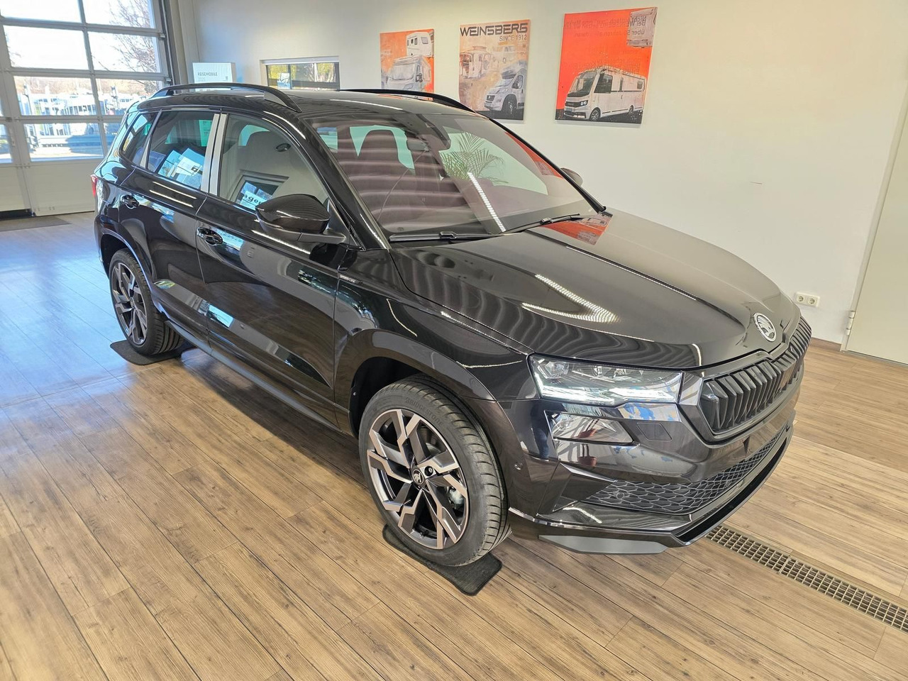 Skoda Karoq Sportline 2,0TDI DSG 4x4*PSD*AHK*360°*NAVI - سيارة دفع رباعي: صورة 3 Skoda Karoq Sportline 2,0TDI DSG 4x4*PSD*AHK*360°*NAVI - سيارة دفع رباعي: صورة 3