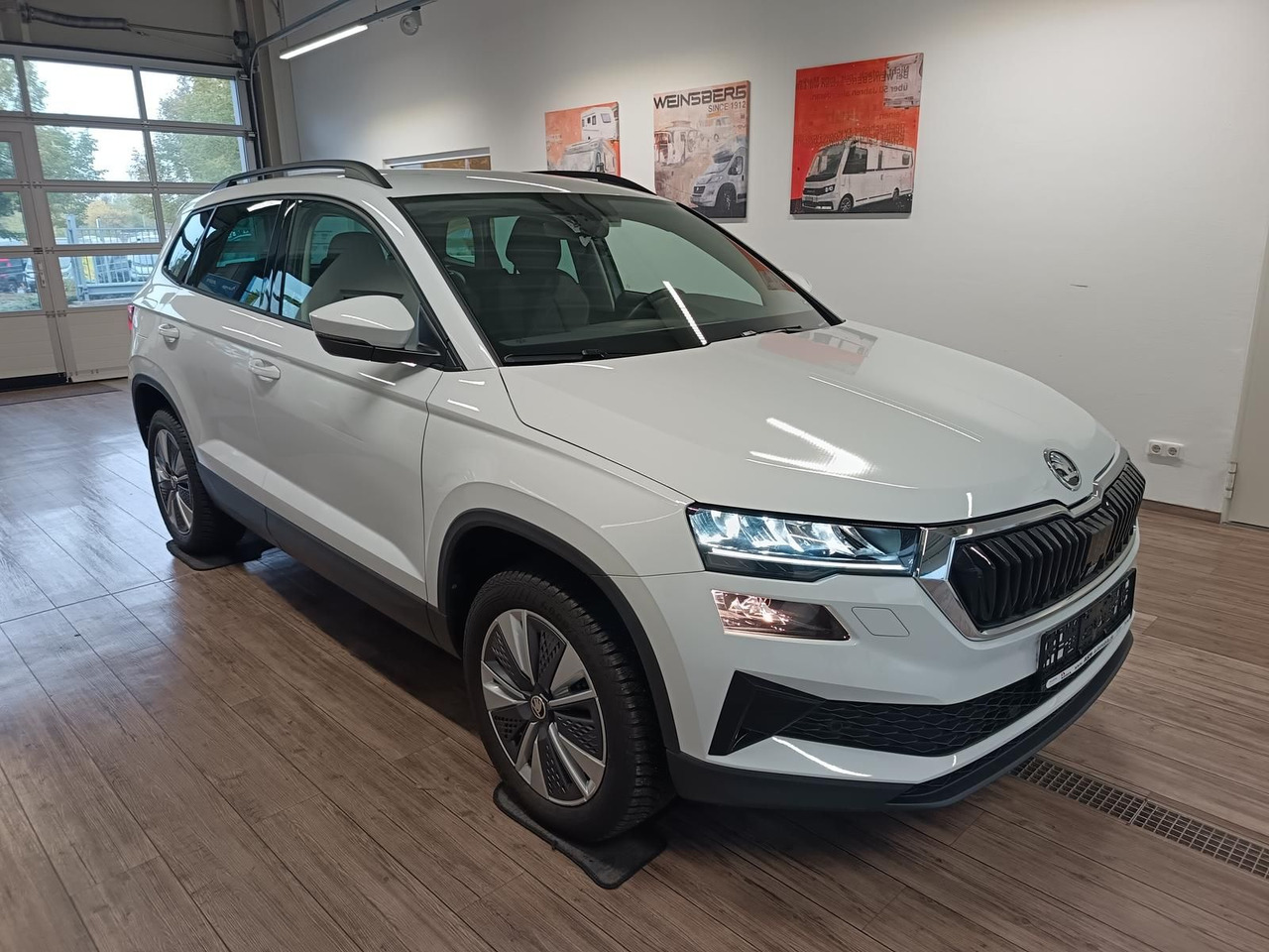 Skoda Karoq Style 1,5 TSI DSG*AHK*NAVI*LED*R-KAM*2xPDC - سيارة دفع رباعي: صورة 3 Skoda Karoq Style 1,5 TSI DSG*AHK*NAVI*LED*R-KAM*2xPDC - سيارة دفع رباعي: صورة 3
