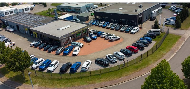 Skoda Karoq Style 1,5TSI DSG*AHK-VORBER*NAVI*LED*R-KAM - سيارة دفع رباعي: صورة 2 Skoda Karoq Style 1,5TSI DSG*AHK-VORBER*NAVI*LED*R-KAM - سيارة دفع رباعي: صورة 2