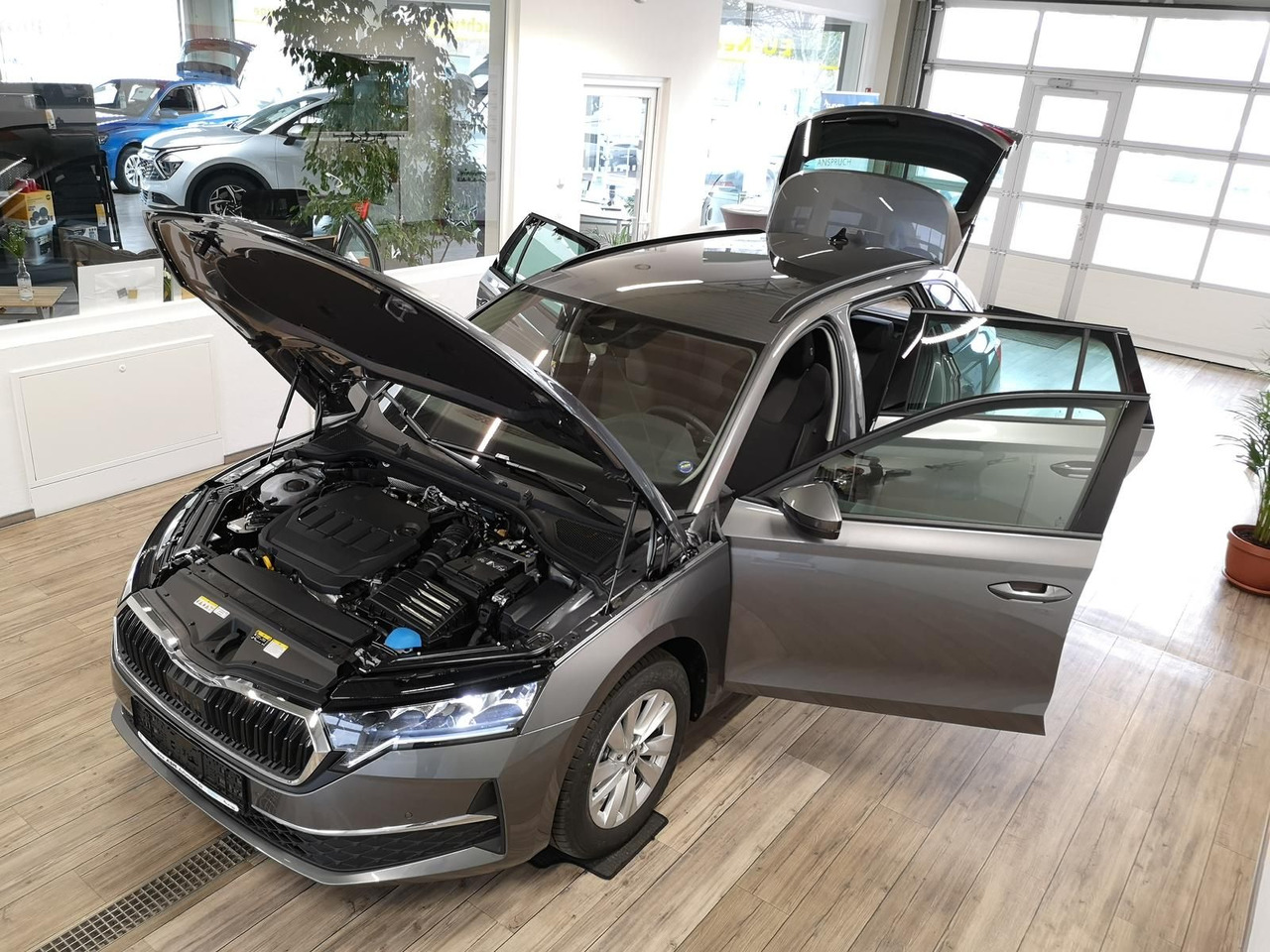 Skoda Octavia Combi Selection DSG*LED*ACC*WINTERPAKET* - سيارة: صورة 2 Skoda Octavia Combi Selection DSG*LED*ACC*WINTERPAKET* - سيارة: صورة 2