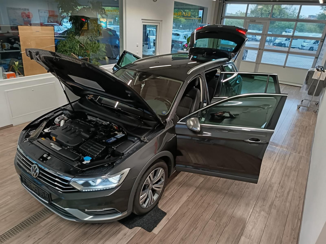 Volkswagen Passat Alltrack 2,0TDI DSG 4x4*360°*NAVI*ACC*LED - سيارة ستيشن: صورة 2 Volkswagen Passat Alltrack 2,0TDI DSG 4x4*360°*NAVI*ACC*LED - سيارة ستيشن: صورة 2