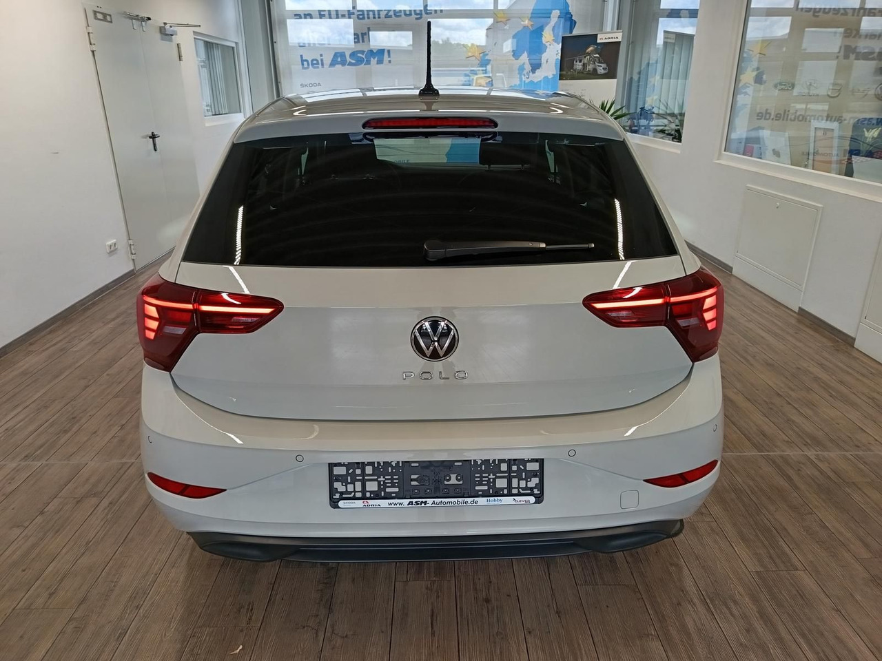 Volkswagen Polo Life 1.0 TSI 70kW DSG*LED*ACC*R-KAM*DAB*PDC - سيارة: صورة 5 Volkswagen Polo Life 1.0 TSI 70kW DSG*LED*ACC*R-KAM*DAB*PDC - سيارة: صورة 5