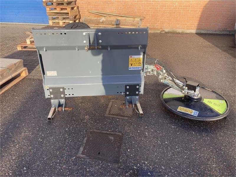 Greentec FOX redskabsramme med RI80 kantklipper 3 punkt fro - التقطيع جزازة/ ماكينات قطع الحشائش: صورة 1 Greentec FOX redskabsramme med RI80 kantklipper 3 punkt fro - التقطيع جزازة/ ماكينات قطع الحشائش: صورة 1