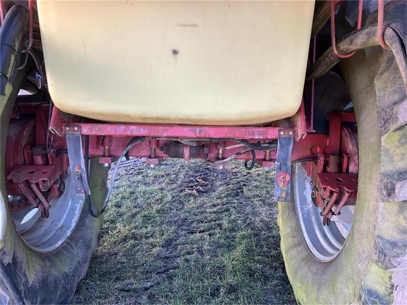Hardi COMMANDER 4200 TWIN 28 m - رشاش مسحوب: صورة 4 Hardi COMMANDER 4200 TWIN 28 m - رشاش مسحوب: صورة 4