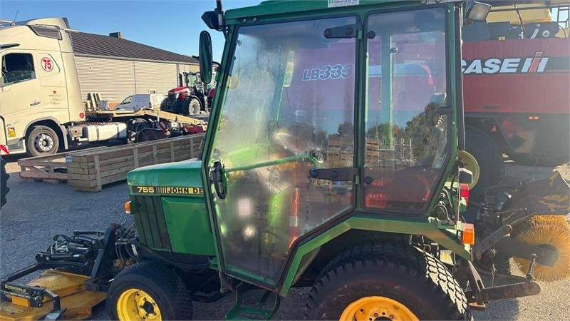 John Deere 755 Kompakt traktor  - جرار خدمات بلدية: صورة 5 John Deere 755 Kompakt traktor  - جرار خدمات بلدية: صورة 5