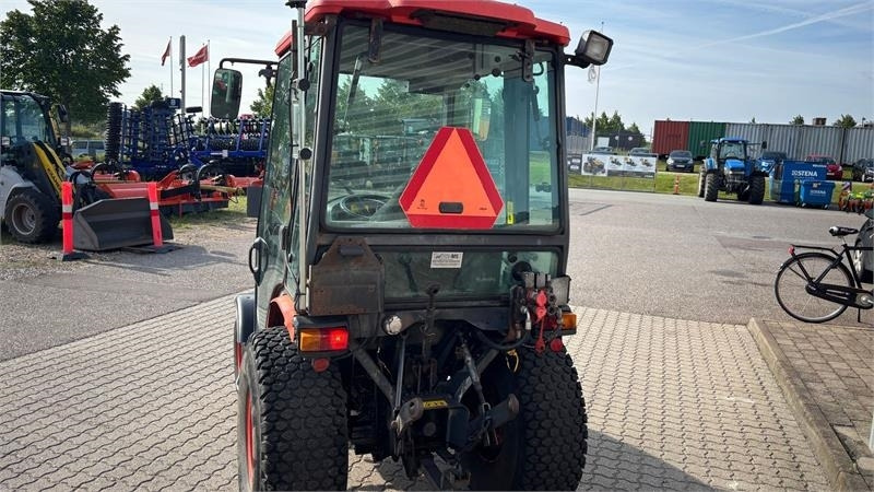 Kubota B2530 HST B2530 - جرار خدمات بلدية: صورة 2 Kubota B2530 HST B2530 - جرار خدمات بلدية: صورة 2