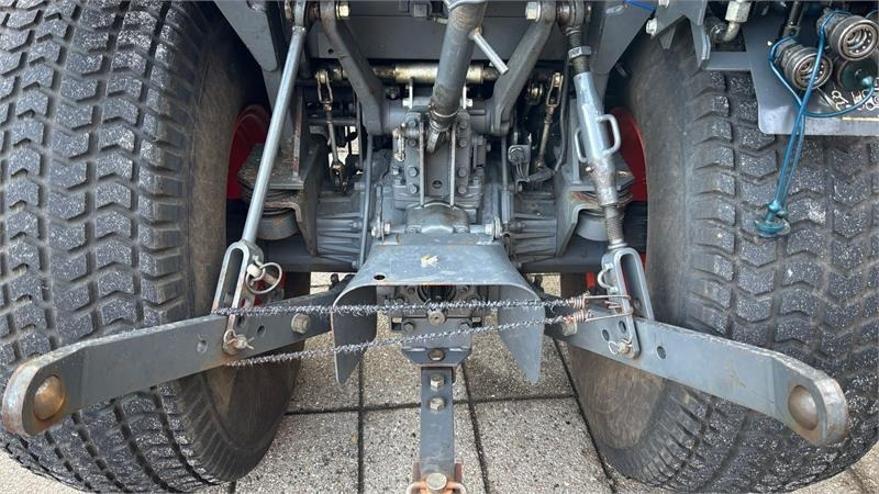 Kubota STW37 Kompakttraktor - جرار خدمات بلدية: صورة 4 Kubota STW37 Kompakttraktor - جرار خدمات بلدية: صورة 4