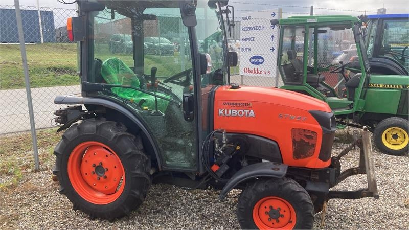 Kubota STW37 Kun 1145 timer - جرار خدمات بلدية: صورة 1 Kubota STW37 Kun 1145 timer - جرار خدمات بلدية: صورة 1