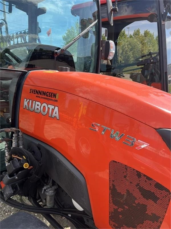 Kubota STW37 - جرار خدمات بلدية: صورة 5 Kubota STW37 - جرار خدمات بلدية: صورة 5