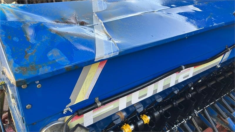 Kuhn HR 3001 M med Fiona Apollo - آلة بذر الحصاد: صورة 5 Kuhn HR 3001 M med Fiona Apollo - آلة بذر الحصاد: صورة 5
