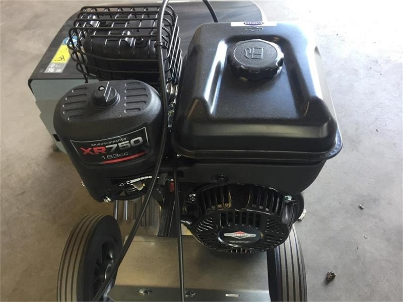 Kwern Greenbuster Pro III 8x3 Inkl. afdækningsskær - معدات البستنة: صورة 3 Kwern Greenbuster Pro III 8x3 Inkl. afdækningsskær - معدات البستنة: صورة 3