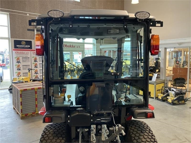 Massey Ferguson 1740 HC - جرار خدمات بلدية: صورة 5 Massey Ferguson 1740 HC - جرار خدمات بلدية: صورة 5