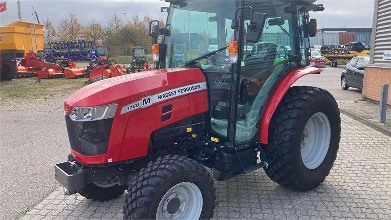 Massey Ferguson 1765 M HC - جرار خدمات بلدية: صورة 3 Massey Ferguson 1765 M HC - جرار خدمات بلدية: صورة 3