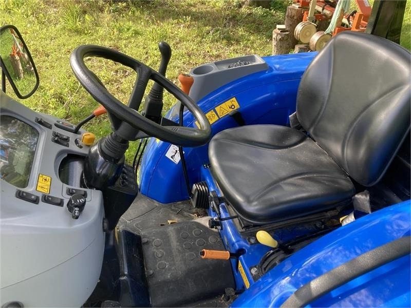 New Holland Boomer 55 HST med frontlift - جرار خدمات بلدية: صورة 4 New Holland Boomer 55 HST med frontlift - جرار خدمات بلدية: صورة 4