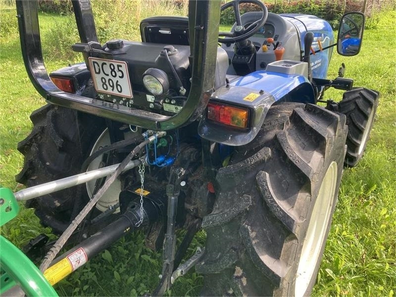 New Holland Boomer 55 HST med frontlift - جرار خدمات بلدية: صورة 3 New Holland Boomer 55 HST med frontlift - جرار خدمات بلدية: صورة 3
