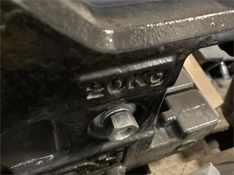 New Holland Boomer til 35-40-50-55 - ثقل موازنة: صورة 5 New Holland Boomer til 35-40-50-55 - ثقل موازنة: صورة 5