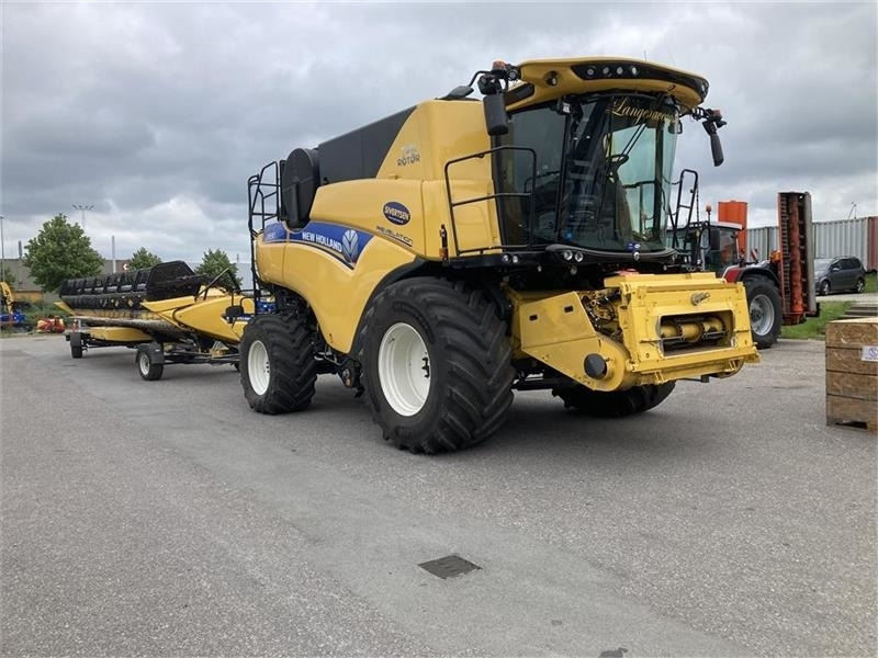 New Holland CR9.90 Med 35 fods Varifeed mm - حصادة: صورة 2 New Holland CR9.90 Med 35 fods Varifeed mm - حصادة: صورة 2