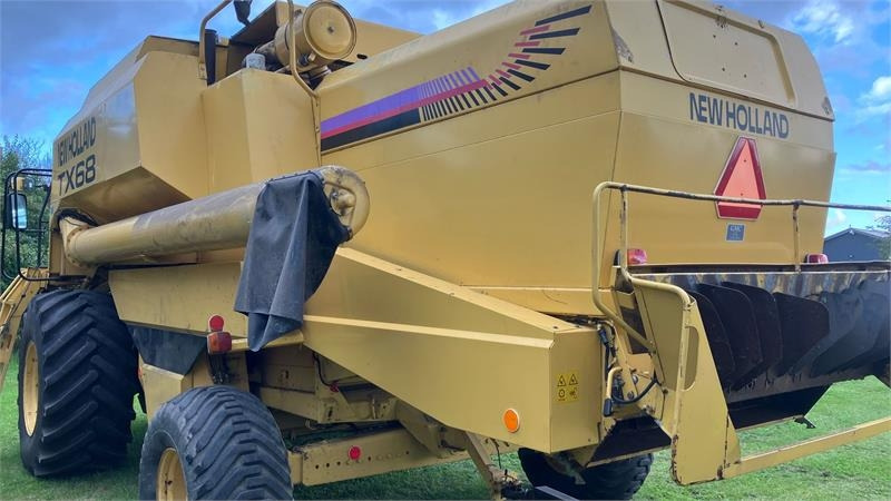 New Holland TX68 FSH - حصادة: صورة 2 New Holland TX68 FSH - حصادة: صورة 2