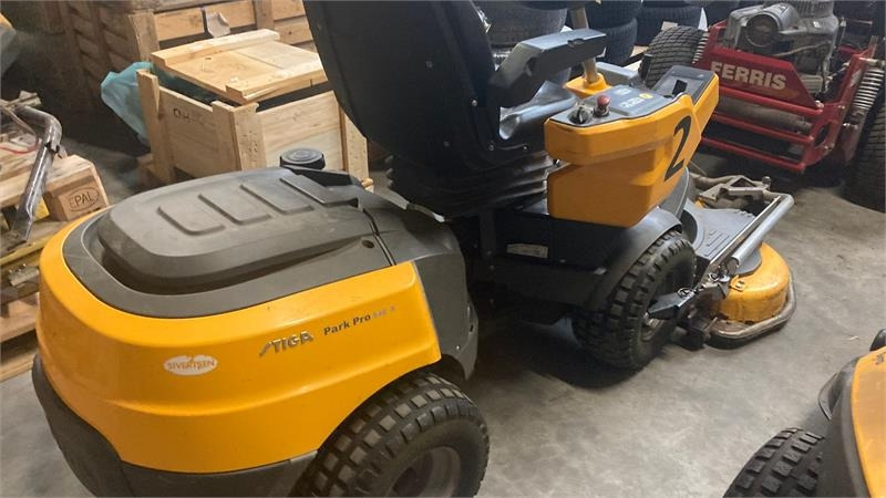 Stiga Park Pro 540IX 4WD 125 Combi Pro el. - جزازة عشب الحدائق: صورة 3 Stiga Park Pro 540IX 4WD 125 Combi Pro el. - جزازة عشب الحدائق: صورة 3