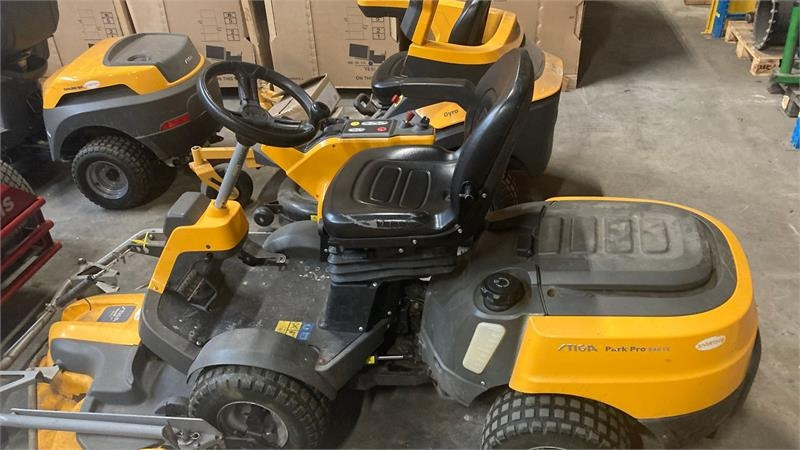 Stiga Park Pro 540IX 4WD 125 Combi Pro el. - جزازة عشب الحدائق: صورة 1 Stiga Park Pro 540IX 4WD 125 Combi Pro el. - جزازة عشب الحدائق: صورة 1