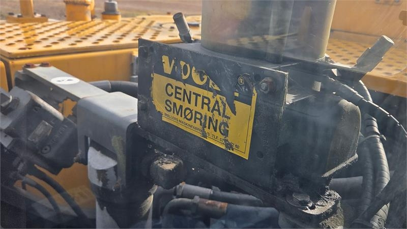 Volvo EC210 BLC - حفار زاحف: صورة 5 Volvo EC210 BLC - حفار زاحف: صورة 5