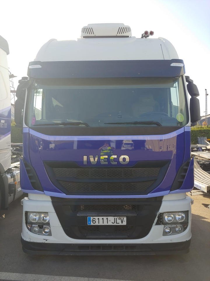 IVECO AS190S50FP - شاحنة بهيكل معدني للمقصورة: صورة 1 IVECO AS190S50FP - شاحنة بهيكل معدني للمقصورة: صورة 1