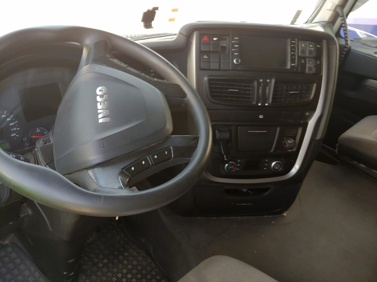 شاحنة نقل سيارات شاحنة لنقل المعدات الثقيلة IVECO AS190S50FP: صورة 16 شاحنة نقل سيارات شاحنة لنقل المعدات الثقيلة IVECO AS190S50FP: صورة 16