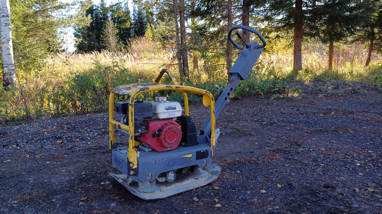Atlas Copco LG160 - صفيحة هزازة: صورة 1 Atlas Copco LG160 - صفيحة هزازة: صورة 1
