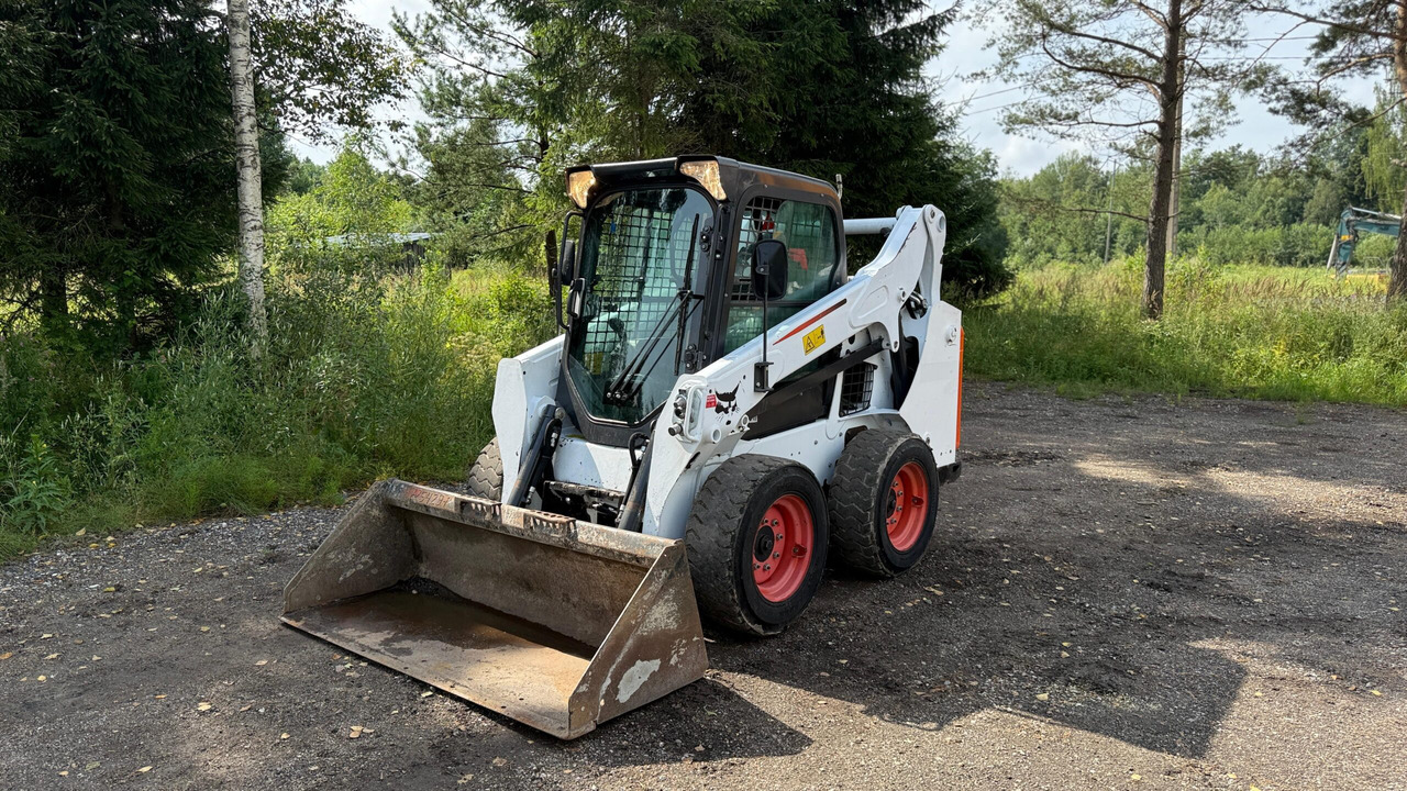 BOBCAT S530 - شيول صغير: صورة 1 BOBCAT S530 - شيول صغير: صورة 1