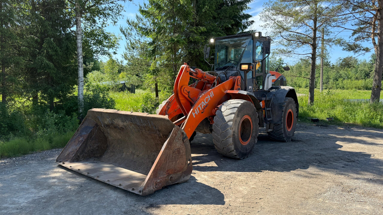 Hitachi ZW140 - اللودر بعجل: صورة 1 Hitachi ZW140 - اللودر بعجل: صورة 1