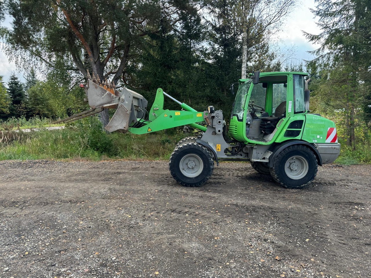VOLVO L25F - اللودر بعجل: صورة 5 VOLVO L25F - اللودر بعجل: صورة 5