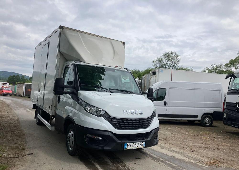 Iveco DAILY 35C16 kontener kurierka 3.0 silnik - شاحنة بصندوق مغلق: صورة 2 Iveco DAILY 35C16 kontener kurierka 3.0 silnik - شاحنة بصندوق مغلق: صورة 2