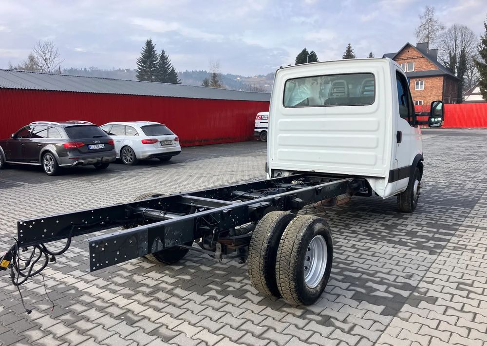 Iveco DAILY 70C17 RAMO DO ZABUDOWY,super stan - شاحنة بهيكل معدني للمقصورة: صورة 3 Iveco DAILY 70C17 RAMO DO ZABUDOWY,super stan - شاحنة بهيكل معدني للمقصورة: صورة 3