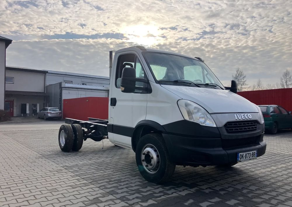 Iveco DAILY 70C17 RAMO DO ZABUDOWY,super stan - شاحنة بهيكل معدني للمقصورة: صورة 1 Iveco DAILY 70C17 RAMO DO ZABUDOWY,super stan - شاحنة بهيكل معدني للمقصورة: صورة 1