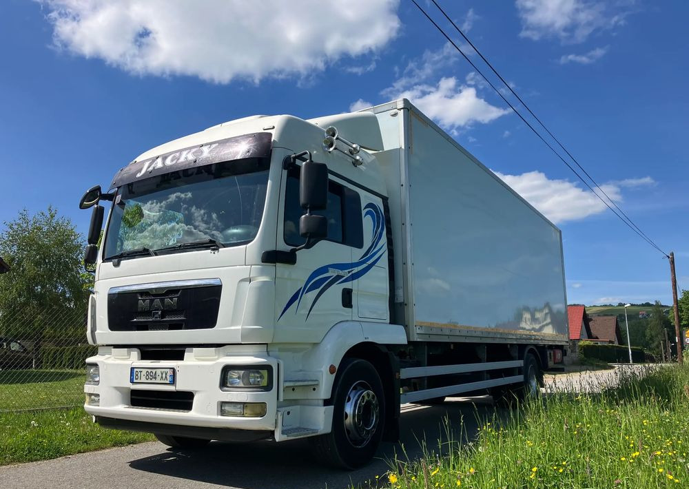MAN MAN TGM 18.290 KURIERKA KONTENER 20 PALET SYPIALKA - شاحنة صندوقية: صورة 1 MAN MAN TGM 18.290 KURIERKA KONTENER 20 PALET SYPIALKA - شاحنة صندوقية: صورة 1