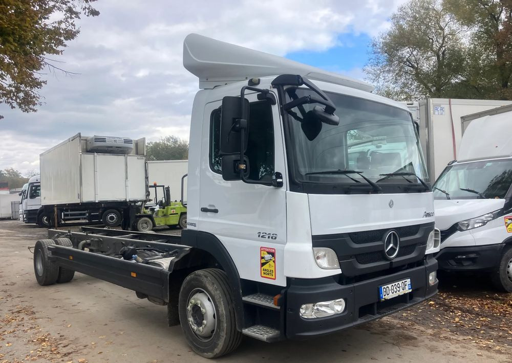 Mercedes-Benz Mercedes Atego 1218 Rama do zabudowy kiper beczka hakowiec laweta - شاحنة بهيكل معدني للمقصورة: صورة 2 Mercedes-Benz Mercedes Atego 1218 Rama do zabudowy kiper beczka hakowiec laweta - شاحنة بهيكل معدني للمقصورة: صورة 2