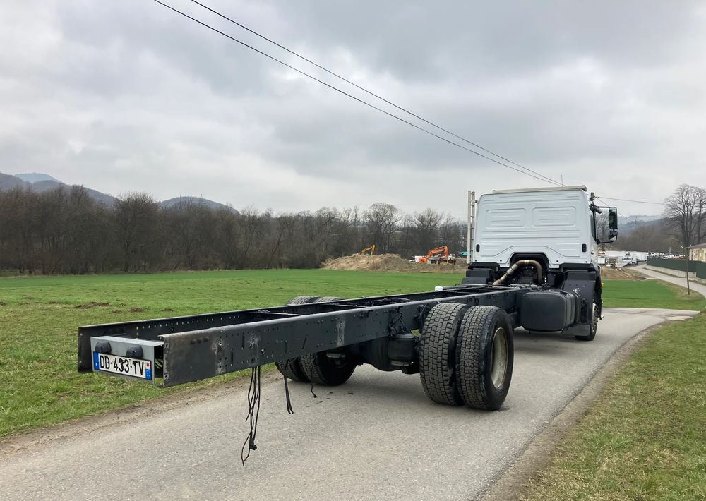 Mercedes-Benz Mercedes Axor 1829 Rama do zabudowy kiper beczka hakowiec laweta - شاحنة بهيكل معدني للمقصورة: صورة 4 Mercedes-Benz Mercedes Axor 1829 Rama do zabudowy kiper beczka hakowiec laweta - شاحنة بهيكل معدني للمقصورة: صورة 4