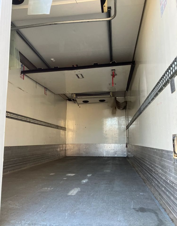 Renault Renault Midlum 220chłodnia izoterma - شاحنة ذات مبرد: صورة 5 Renault Renault Midlum 220chłodnia izoterma - شاحنة ذات مبرد: صورة 5