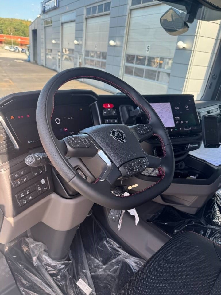 Scania R 590 8x4*4 Joab Lastväxlare - شاحنة برافعة خطافية: صورة 2 Scania R 590 8x4*4 Joab Lastväxlare - شاحنة برافعة خطافية: صورة 2