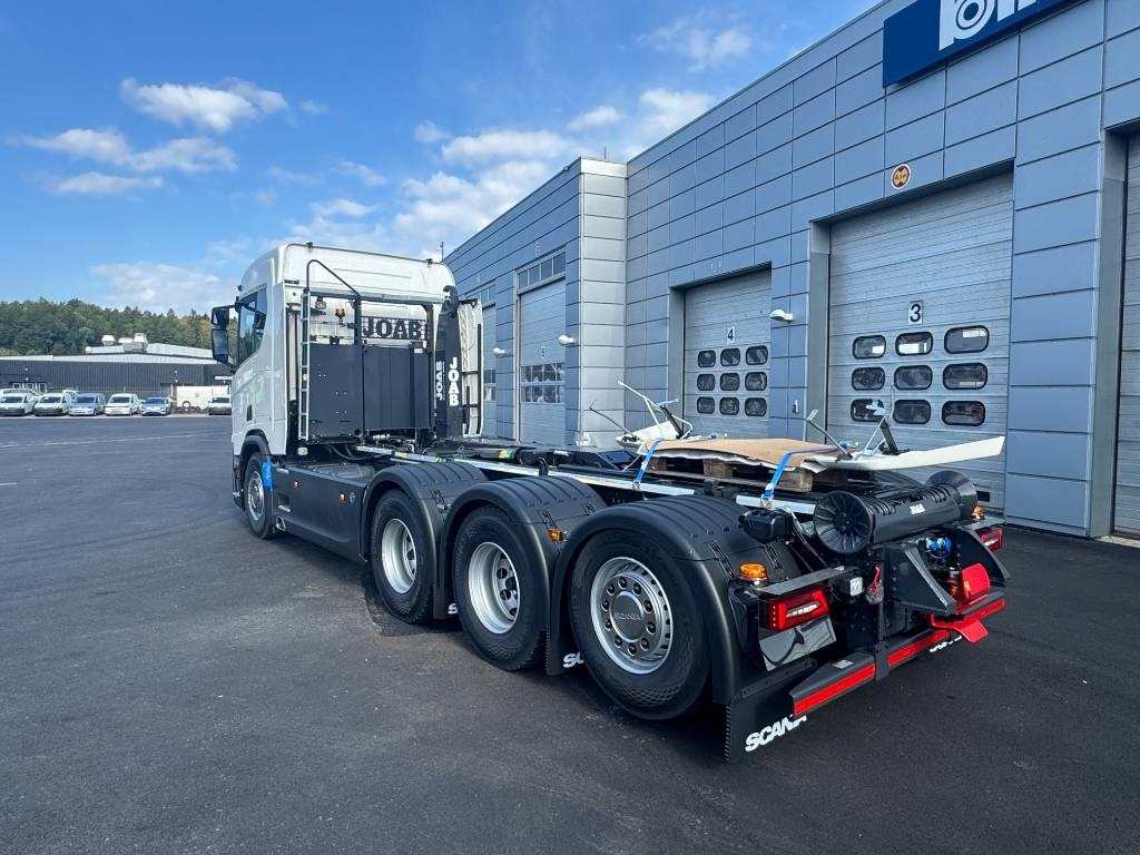 Scania R 590 8x4*4 Joab Lastväxlare - شاحنة برافعة خطافية: صورة 3 Scania R 590 8x4*4 Joab Lastväxlare - شاحنة برافعة خطافية: صورة 3
