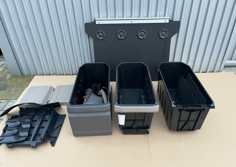 Elementy wyposażenia wnętrza DAF XG+ schowek szuflada box - الكابينة والداخلية - شاحنة: صورة 1 Elementy wyposażenia wnętrza DAF XG+ schowek szuflada box - الكابينة والداخلية - شاحنة: صورة 1