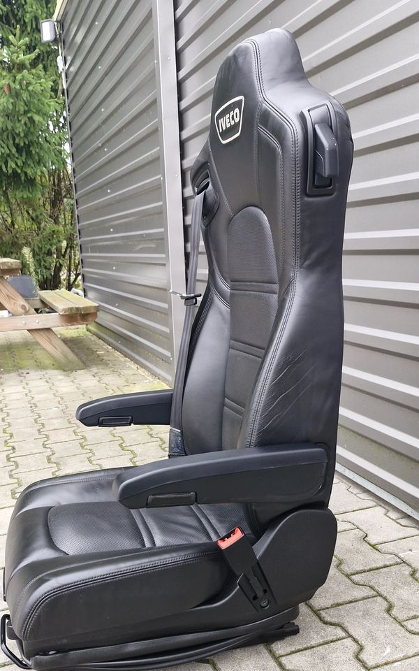 IVECO STRALIS S WAY FOTEL PASAŻERA - الكابينة والداخلية: صورة 2 IVECO STRALIS S WAY FOTEL PASAŻERA - الكابينة والداخلية: صورة 2