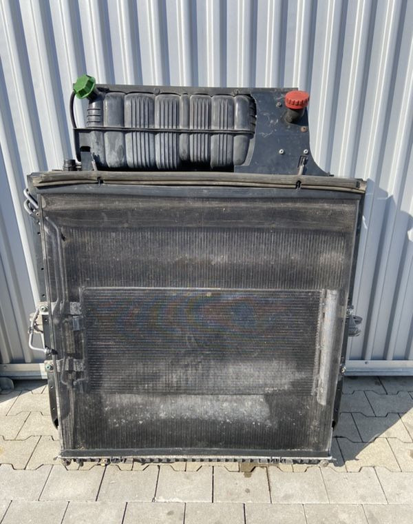 Komplet chłodnic MAN TGX euro 6 chłodnice 90 cm - مشعاع - سيارة: صورة 2 Komplet chłodnic MAN TGX euro 6 chłodnice 90 cm - مشعاع - سيارة: صورة 2