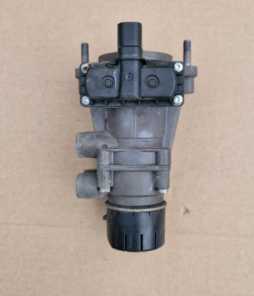 MAN TG3 TGX TGS ZAWÓR HAMULCA GŁÓWNEGO 81.52130-6298 K039569 - أجزاء الفرامل: صورة 1 MAN TG3 TGX TGS ZAWÓR HAMULCA GŁÓWNEGO 81.52130-6298 K039569 - أجزاء الفرامل: صورة 1