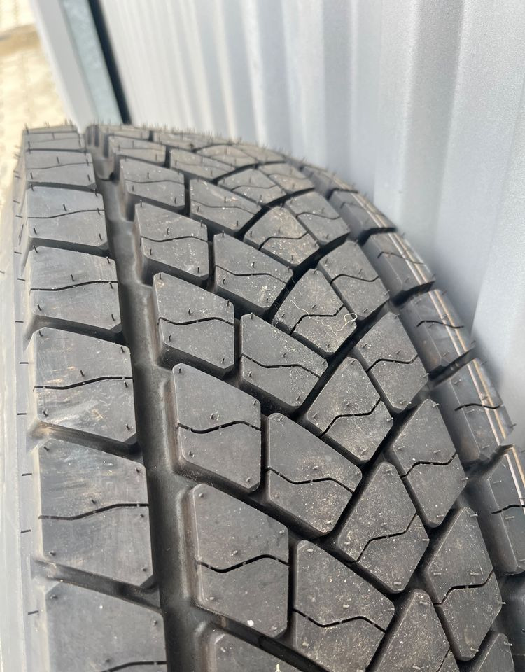 NOWE koło opona Goodyear KMAX D 215/75R 17.5 - الإطارات والجنوط - شاحنة: صورة 4 NOWE koło opona Goodyear KMAX D 215/75R 17.5 - الإطارات والجنوط - شاحنة: صورة 4