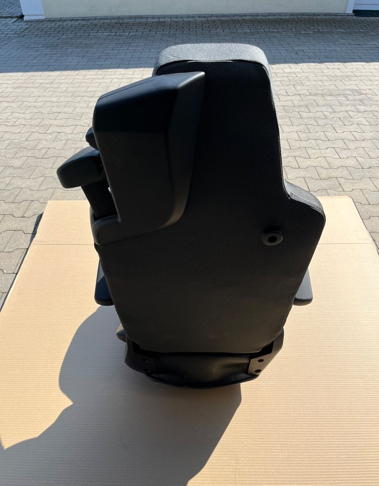 NOWY Fotel kierowcy MAN TG3 TGX nowy model siedzenie lewe - الكابينة والداخلية - شاحنة: صورة 5 NOWY Fotel kierowcy MAN TG3 TGX nowy model siedzenie lewe - الكابينة والداخلية - شاحنة: صورة 5