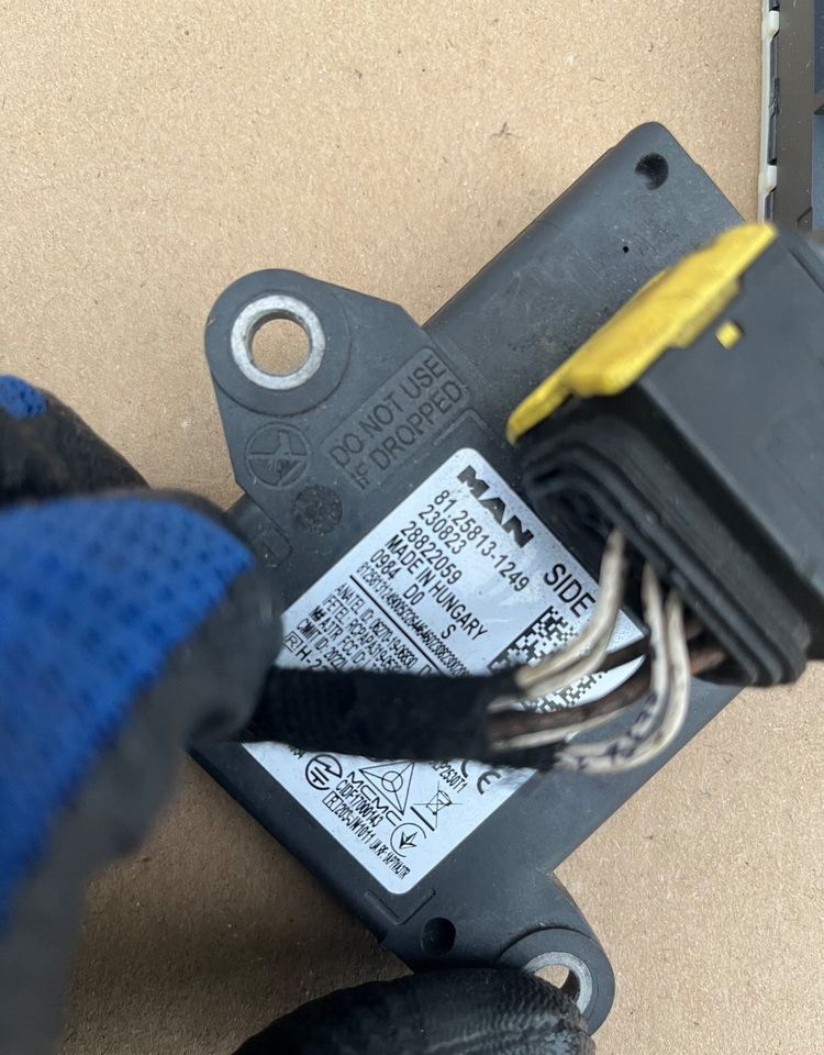 Radar boczny MAN TG3 TGX nowy model sensor - قطع الغيار - شاحنة: صورة 4 Radar boczny MAN TG3 TGX nowy model sensor - قطع الغيار - شاحنة: صورة 4