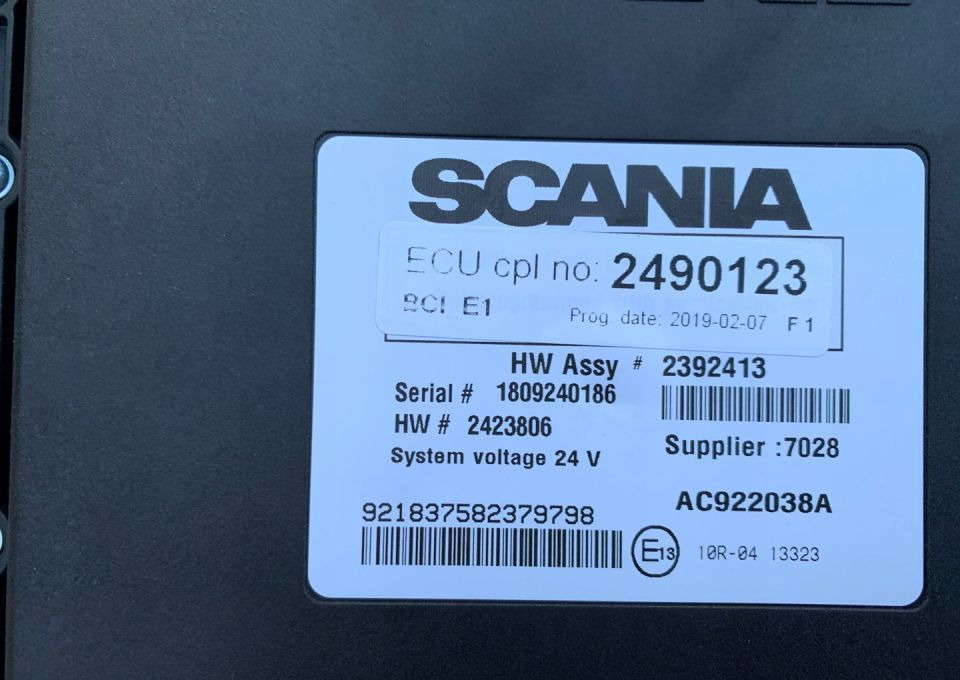 Scania R S komputer sterownik kaseta NOWY NGS NTG - وحدة إي سي يو - شاحنة: صورة 2 Scania R S komputer sterownik kaseta NOWY NGS NTG - وحدة إي سي يو - شاحنة: صورة 2